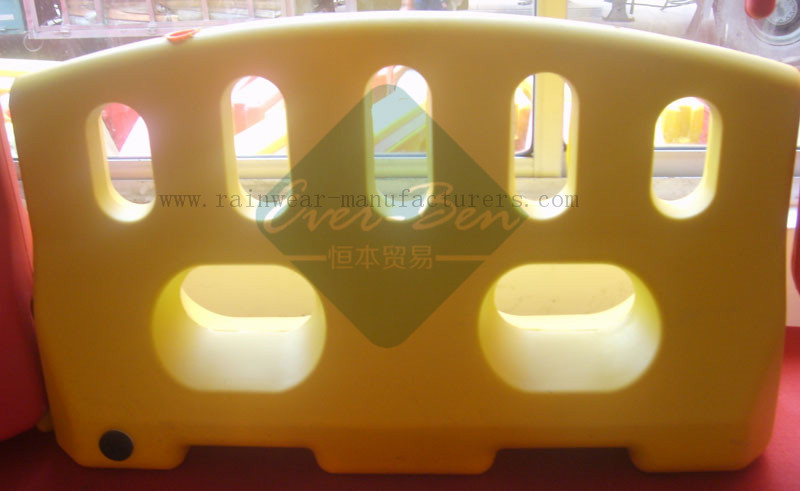 PVC barrier Traffic roadway water horse manufactory.jpg